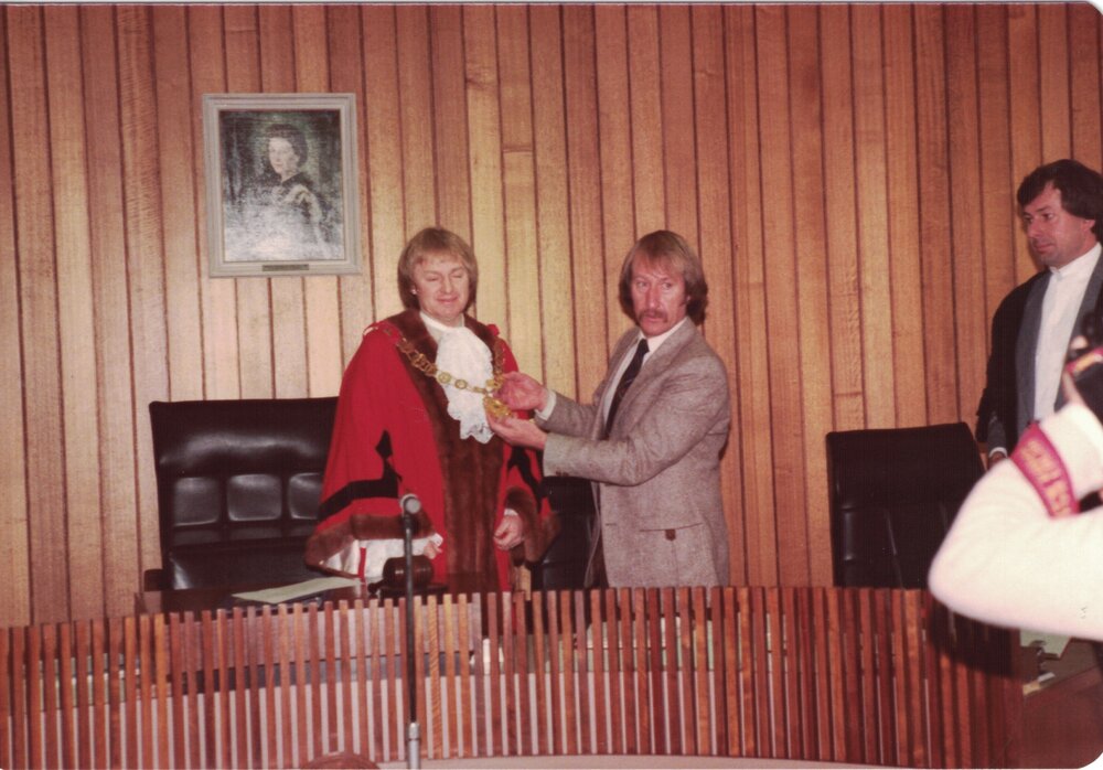 Cr. Ward with Cr. Ferguson at statutory meeting 