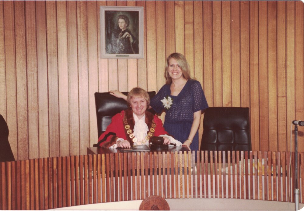 Cr. Ward with wife at statutory meeting