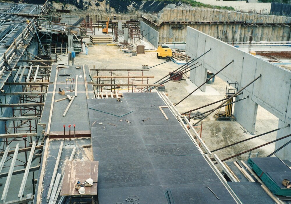 033 Construction of Frankston Cultural Centre (renamed the Frankston Arts Centre and Library)