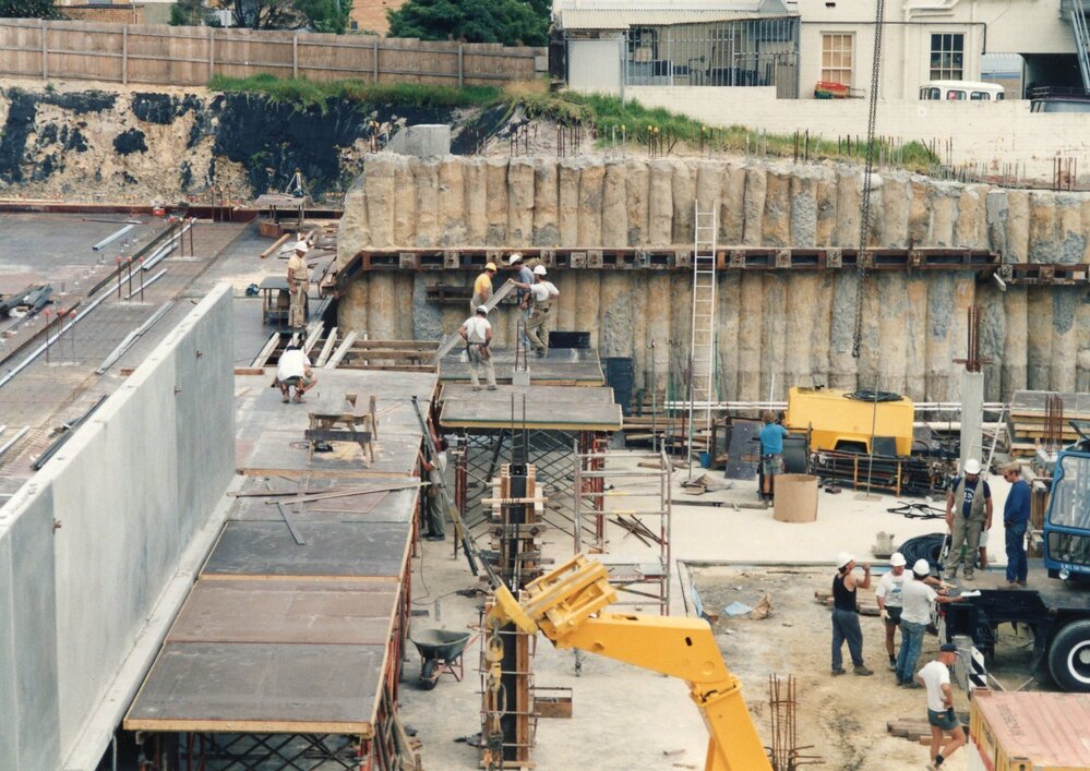 038 Construction of Frankston Cultural Centre (renamed the Frankston Arts Centre and Library)