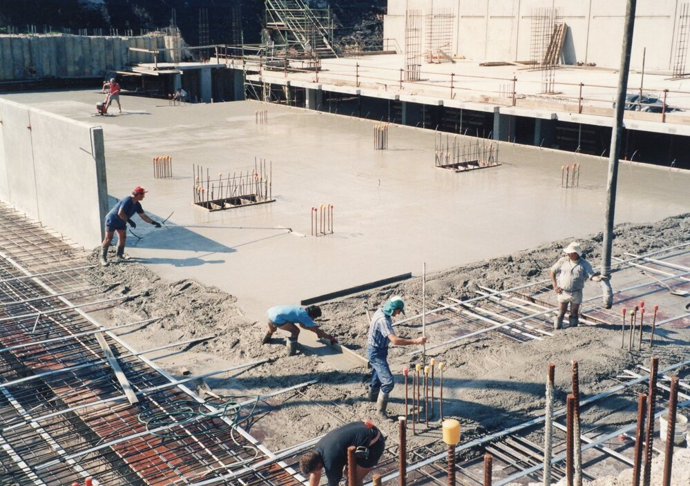 042 Construction of Frankston Cultural Centre (renamed the Frankston Arts Centre and Library)