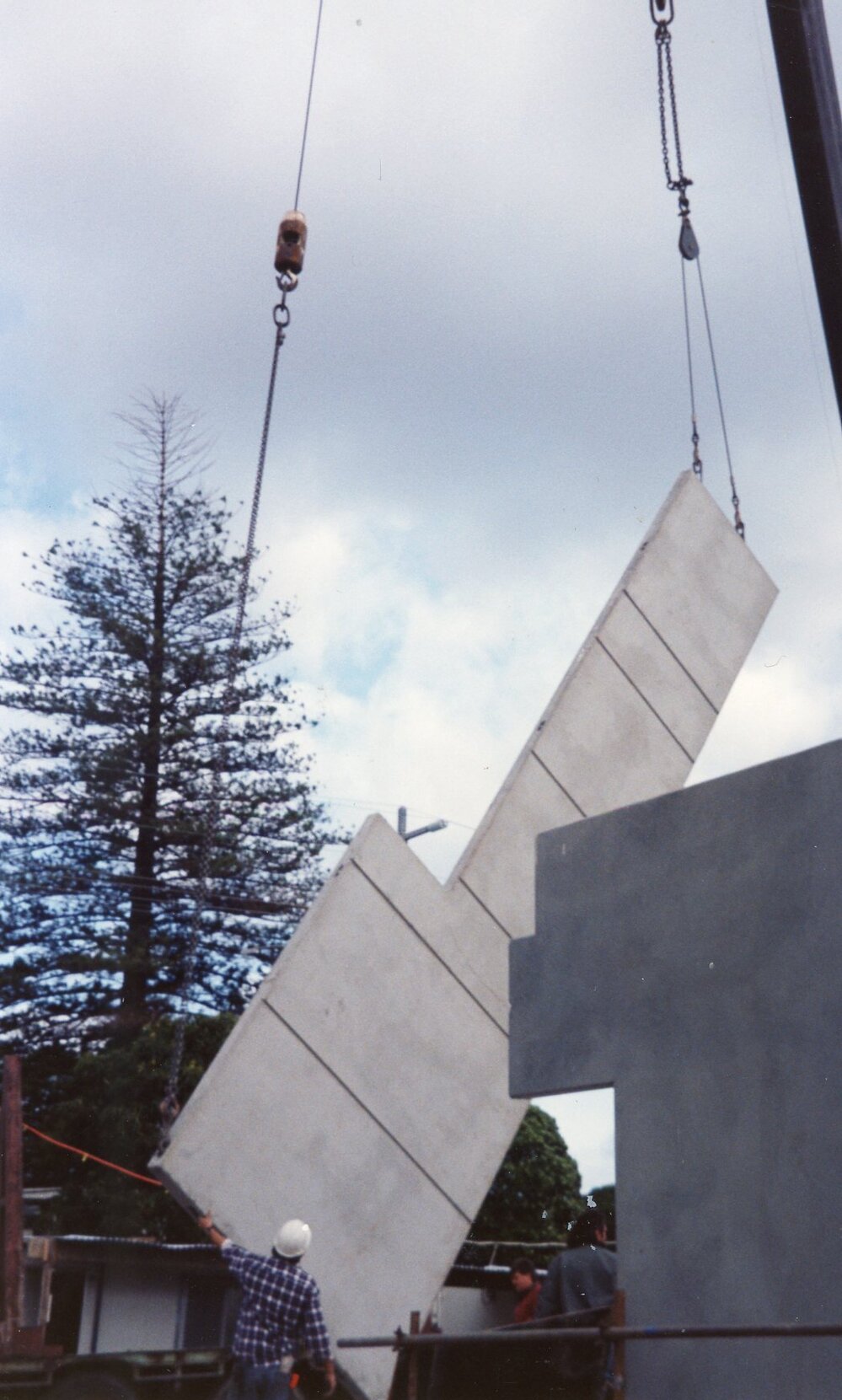 054 Construction of Frankston Cultural Centre (renamed the Frankston Arts Centre and Library)