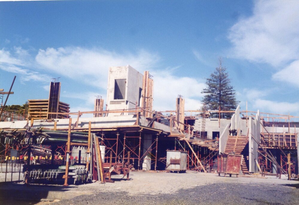 071 Construction of Frankston Cultural Centre (renamed the Frankston Arts Centre and Library)
