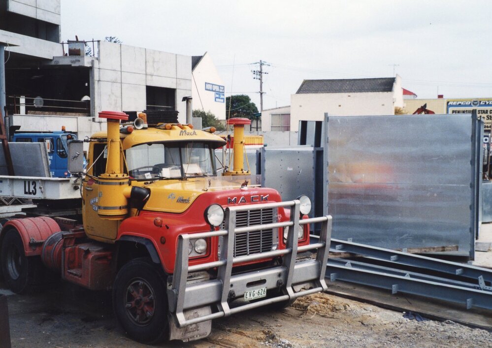 074 Construction of Frankston Cultural Centre (renamed the Frankston Arts Centre and Library)