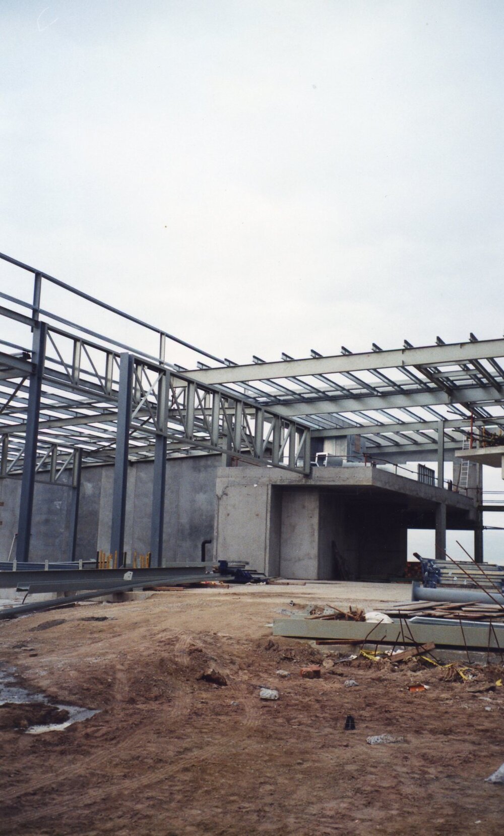 081 Construction of Frankston Cultural Centre (renamed the Frankston Arts Centre and Library)