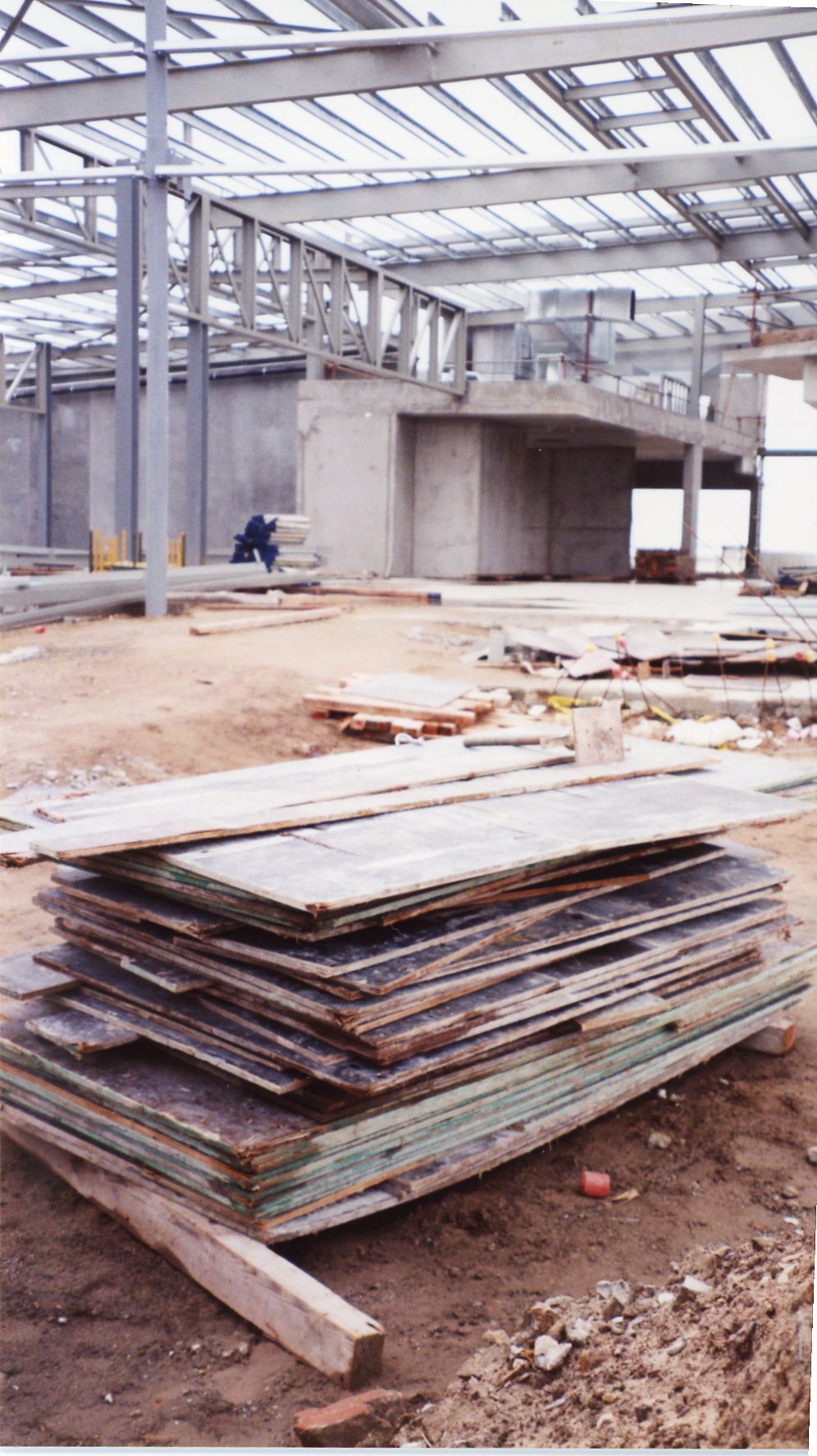 086 Construction of Frankston Cultural Centre (renamed the Frankston Arts Centre and Library)