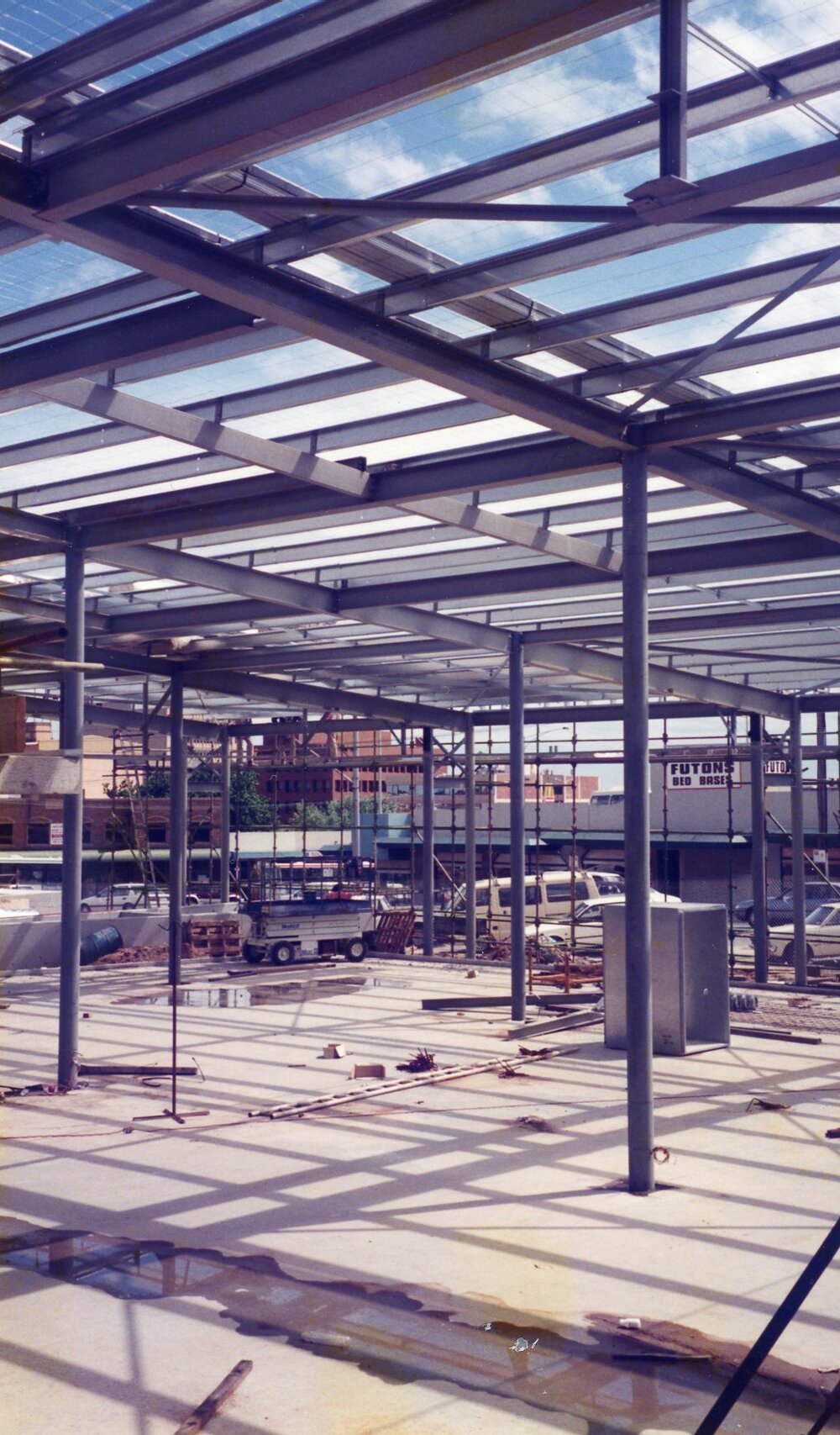 093 Construction of Frankston Cultural Centre (renamed the Frankston Arts Centre and Library)