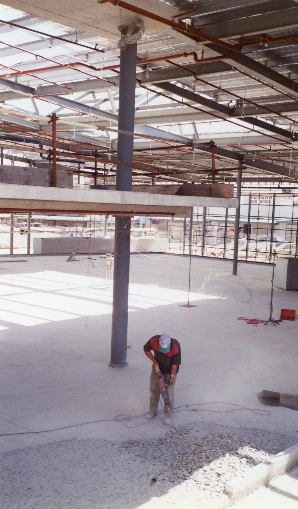 097 Construction of Frankston Cultural Centre (renamed the Frankston Arts Centre and Library)