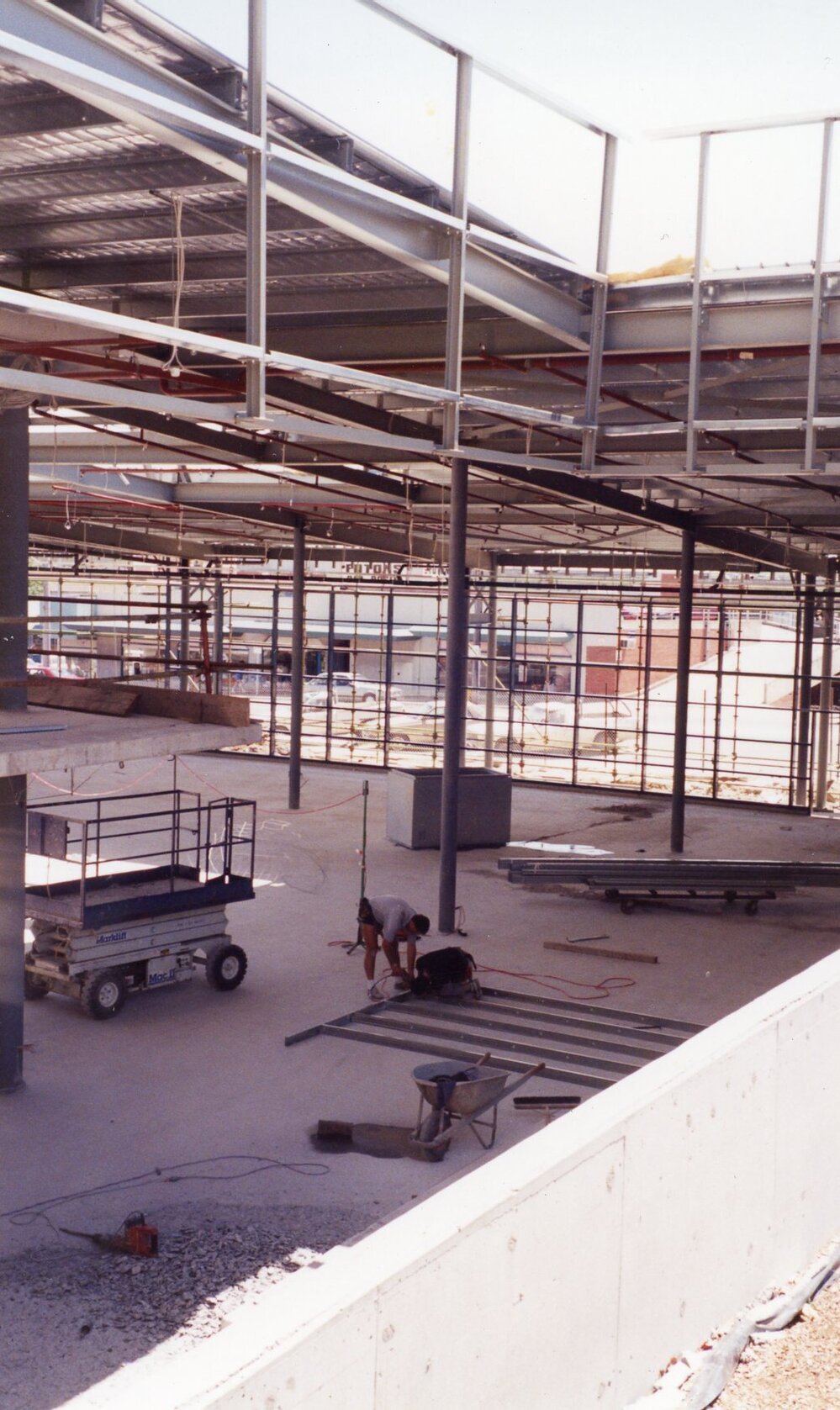 098 Construction of Frankston Cultural Centre (renamed the Frankston Arts Centre and Library)