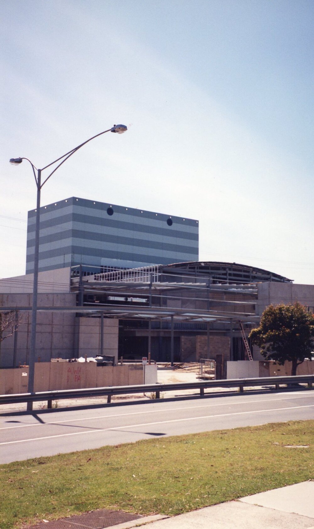 102 Construction of Frankston Cultural Centre (renamed the Frankston Arts Centre and Library)