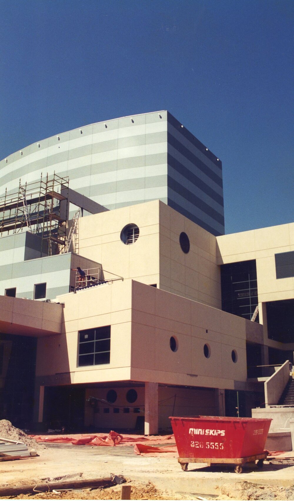 119 Construction of Frankston Cultural Centre (renamed the Frankston Arts Centre and Library)