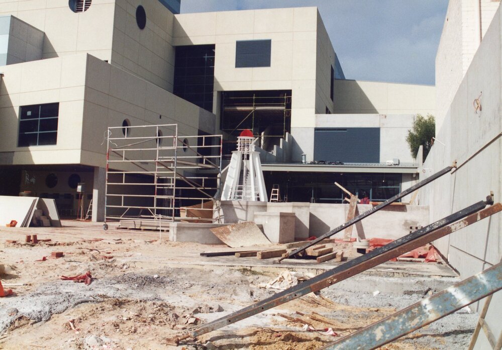 127 Construction of Frankston Cultural Centre (renamed the Frankston Arts Centre and Library)
