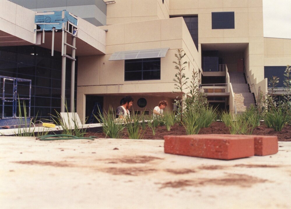 130 Construction of Frankston Cultural Centre (renamed the Frankston Arts Centre and Library)