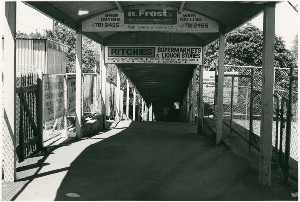 Frankston Railway Station before demolition, 1985 