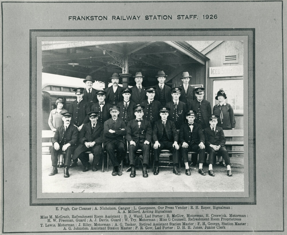 Frankston Railway Station staff, 1926 