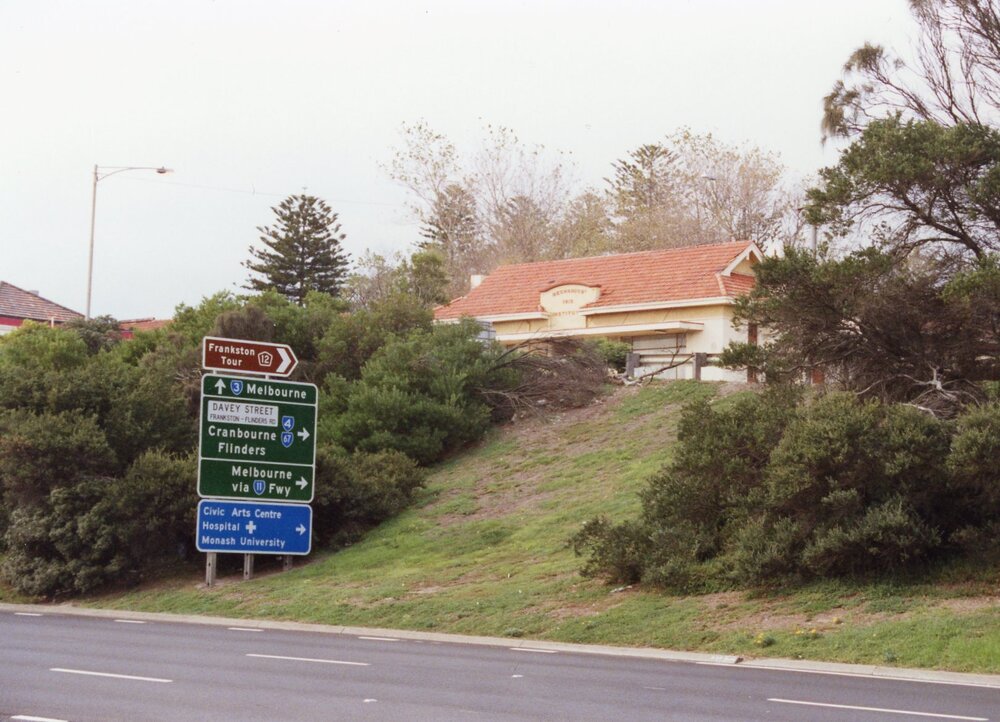 Frankston Mechanics' Institute from Nepean Highway