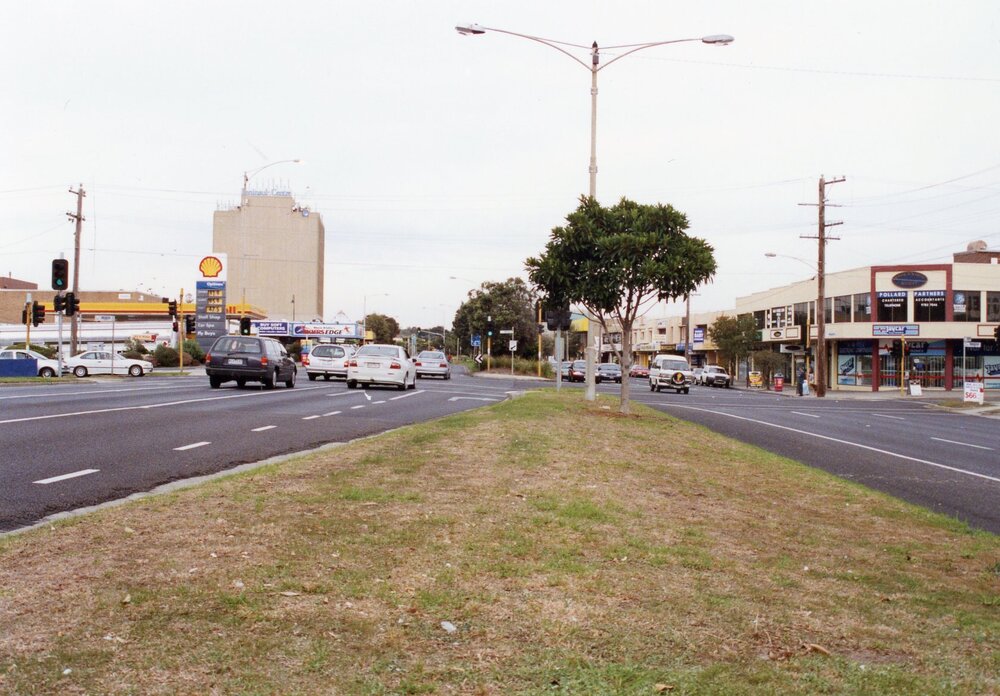 Nepean Highway looking south
