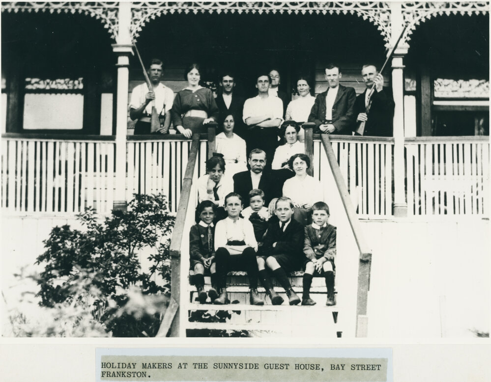 Holiday makers at Sunnyside Guest House, Bay Street Frankston 