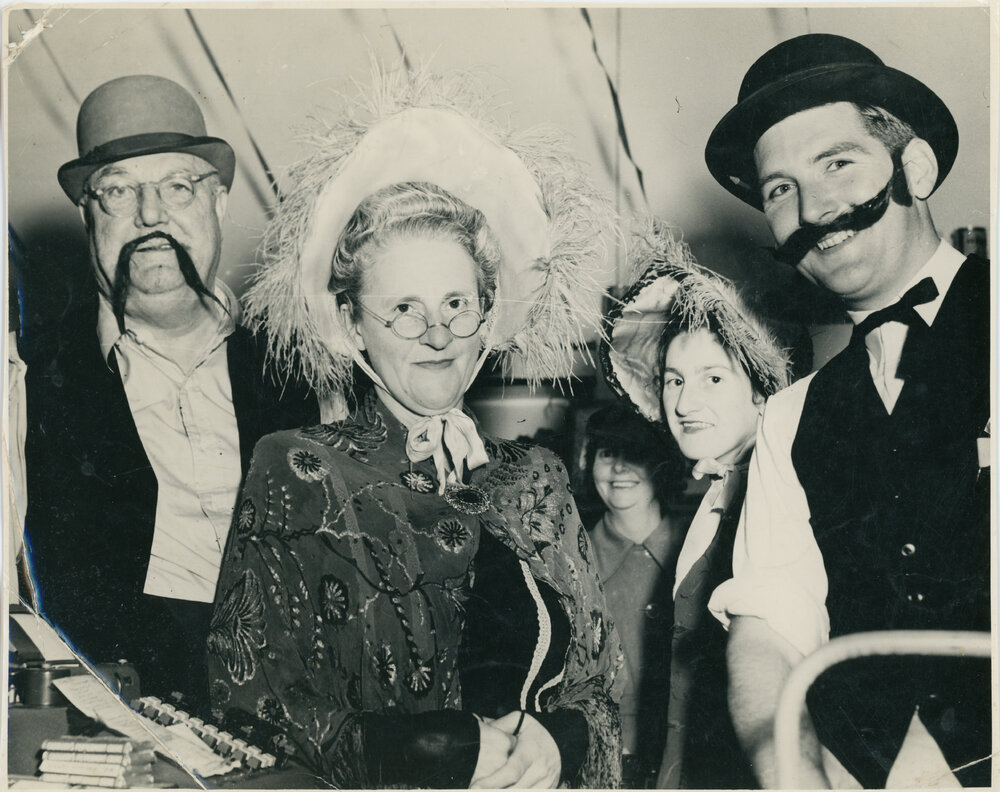 Mr Pratt and supermarket staff