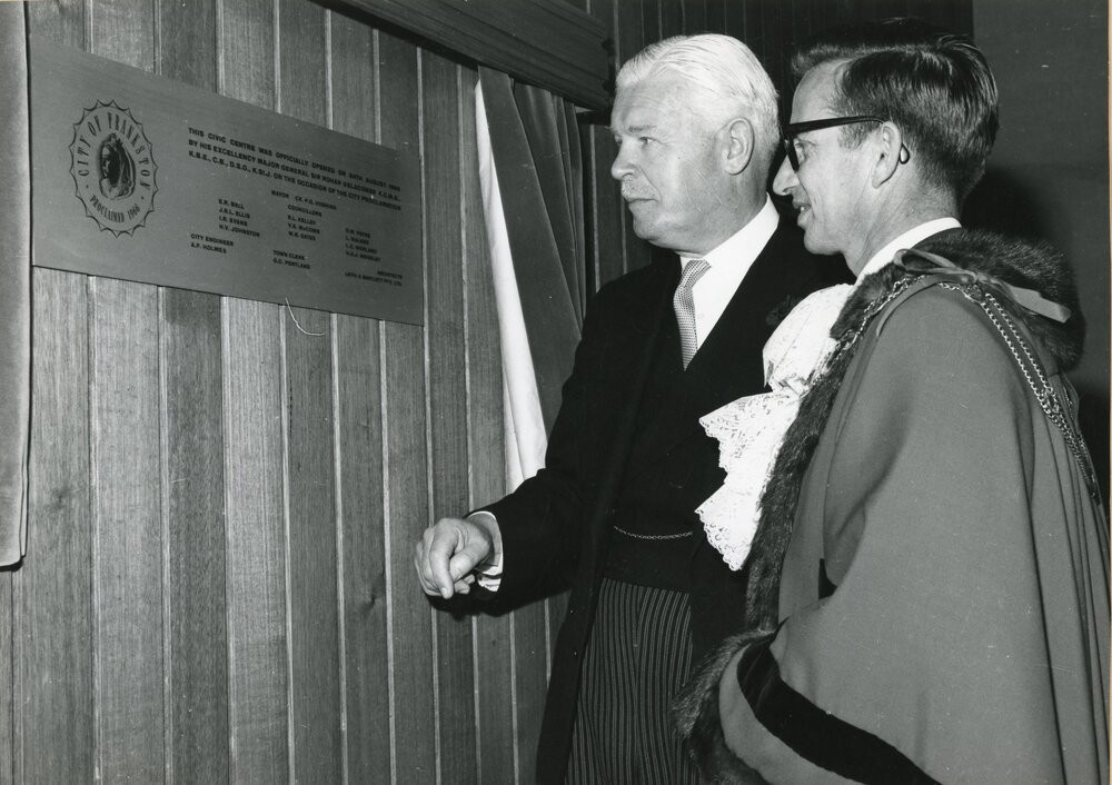 Opening of the Frankston Civic Centre.  Sir Rohan Delacombe and Mayor Cr. P.G. Hosking (first mayor of the City of Frankston).