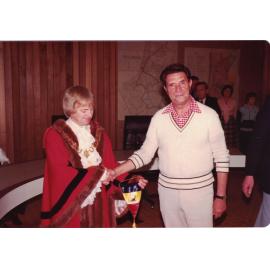 Cr. Ward with Romanian soccer team (2)