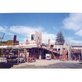 071 Construction of Frankston Cultural Centre (renamed the Frankston Arts Centre and Library)