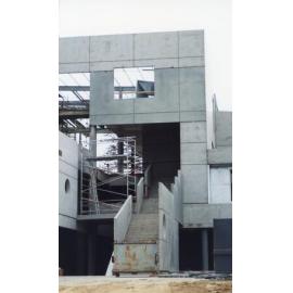 083 Construction of Frankston Cultural Centre (renamed the Frankston Arts Centre and Library)