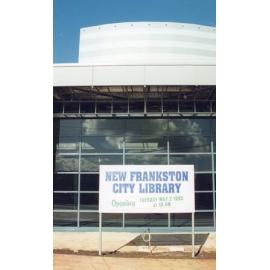 122 Construction of Frankston Cultural Centre (renamed the Frankston Arts Centre and Library)