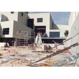 127 Construction of Frankston Cultural Centre (renamed the Frankston Arts Centre and Library)