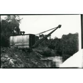 Kananook Creek dredge, 1931;01/01/1931;31/12/1931 